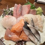 炭焼と釜飯 りょう - お造り盛り合わせ