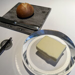 レストラン オオツ - 欠かせないパンとバター。この子達も超大切