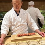 日本料理 別府 廣門 - 苺羊羹　大将自ら切り分け