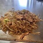 ごえもん - もちろん焼きそばもおいしい。ぜひカウンターでどうぞ。