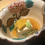 銀座 水野 - 胡麻豆腐　雲丹のせ　じゅんさいとともに