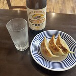 香味飯店 - ドリンク写真:餃子、ビールセット