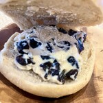 プティ・グーテ - パカッとやっちゃうね…
      プルーンゴロゴロ入ってて(*´༥`*)ｳﾏｳﾏ