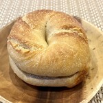 プティ・グーテ - プルーンバターベーグルサンド 410円