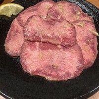 ホルモン焼肉 富や 栄店 - 