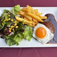 目玉焼きハンバーグランチ