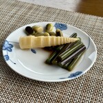 石臼挽き蕎麦香房 山の実 - お通し(根曲がり竹、わらび、くらかけまめ)