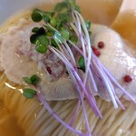 HACHI - かいわれ・玉ねぎ・チャーシュー