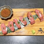 焼肉バル 秀 - 肉寿司6貫