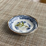 石臼挽き蕎麦香房 山の実 - 蕎麦湯とともに出される山椒の葉