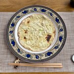 石臼挽き蕎麦香房 山の実 - 須賀川そばピッツァ(信州みそ、ねぎ、えのき、蕎麦の実、山椒)