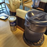 HACHI - テーブル席上の調味料他達