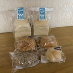 BAKERY HALU - 料理写真:マシュマロ食パンマンは、2個GETだぜぇ〜(^^;)
