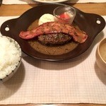 ハンバーグ屋 チェスナット - ごまソースハンバーグ  厚切りベーコントッピング

