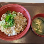 すき家 - 豚生姜焼き丼（ご飯少な目）＋みそ汁