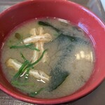 すき家 - ご飯ものにはみそ汁が欲しいですね