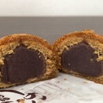 御素麺屋  - 外のカリカリ生地と中のしっとり餡のバランスが絶妙な逸品です。