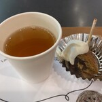 御素麺屋  - 冷たいお茶と、6月限定の冷やしかりんとう饅頭を試食させて頂きました。