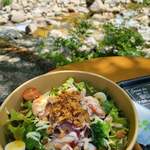 ロックス カフェ - 料理写真:エビとサラダとご飯