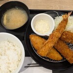 松のや - 海鮮盛り合わせ（イカ・白身魚・海老）定食