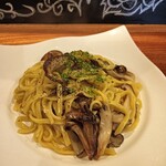 Wine Sakaba LONGING HOUSE Karuizawa - きのこと豆乳クリームのパスタ