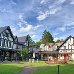 와인 사카바。LONGING HOUSE 가루이자와 - 오른쪽에 있습니다