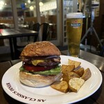エーエス クラシックス ダイナー - 『Bacon Cheese Burger¥2,150』
      『French fries¥150』
      『ハイネケン¥770』