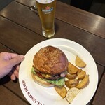 エーエス クラシックス ダイナー - 『Bacon Cheese Burger¥2,150』
      『French fries¥150』
      『ハイネケン¥770』