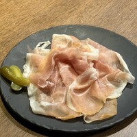 フランス・バイヨンヌの生ハム