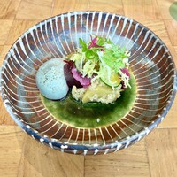 ザ タヴァン グリル＆ラウンジ - ベイクドビーツサラダ