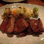 琉球しゃぶしゃぶ 豊 - 厚切り牛タン（1050円）。