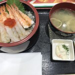 でか盛り海鮮問屋 - ２種の海老丼