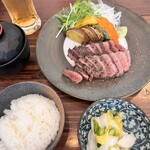 神戶牛炭火牛排・逸品 寅松之肉滴 - 
