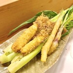 穴子料理と地酒 浅草 川井 - ヤングコーンと谷中生姜の天麩羅