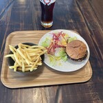 常陸野ブルーイング 水戸 - WAGYUバーガー 1,900円　ビール（ラージ）900円