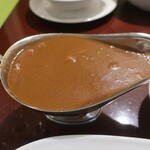 ラ・ファミーユ -  ・「ビーフカレー 中辛＋ビーフ(¥1000＋¥200)」のアップ。