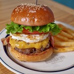 BURGER39! - 料理写真:ベーコンチーズエッグバーガー