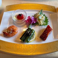 華正樓 鎌倉店 - 前菜5種、左上のトマトは美味しかった