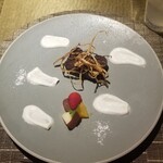 ビストロ プティソレイユ - デザートも選べます。このクラシックショコラケーキ癖になるくらい美味しかった。