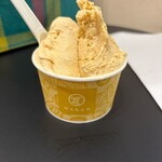 赤坂おぎ乃 和甘 - 左　和三盆、白胡麻