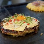 大正お好み屋 ままま - ※ 他の方の「デラックス(ままま)焼き」 (⊙ꇴ⊙)!!!
      こっちは「まぜ焼き」のお好み焼きやで