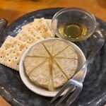 吉﨑食堂 - カマンベール藁焼き