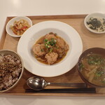 トーコーキッチン - 鶏の台湾風生姜焼き 副菜二品 豚汁 ご飯