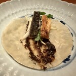 伏見町 栫山 - 【 鰻 】北京ダックに似せた１品