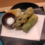 札幌 鮨 よこ田 - アスパラの天麩羅(追加)