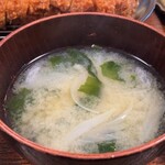 山水 - とんかつ定食(レギュラー)の味噌汁