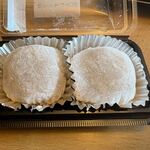 山月堂 - カフェオレ大福２個入り４３２円。
 
此方はカフェオレ味の口の中の入れた途端に無くなる様な食感のクリームが入った大福です。