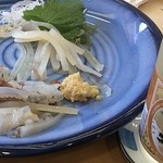 一花亭たびじ - 捌いていただいた胴体とゲソ