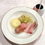 サラマンジェ ド イザシ ワキサカ - シュークルート ガルニ（シェア後）2,400円