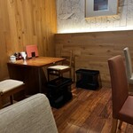 とんかつとカフェあら珠 - 店内